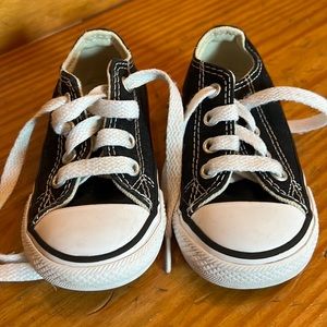 Toddler size 5 converse